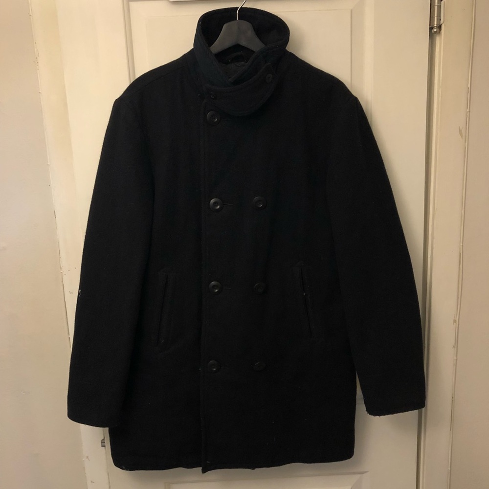 Black Men’s Old Navy Peacoat (medium)
